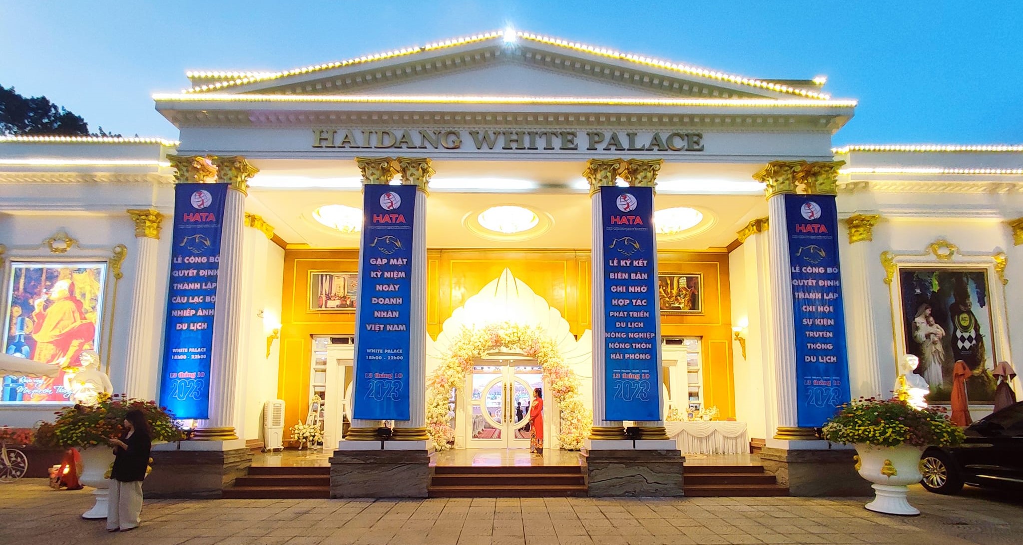 trung tâm hội nghị - tiệc cưới White palace